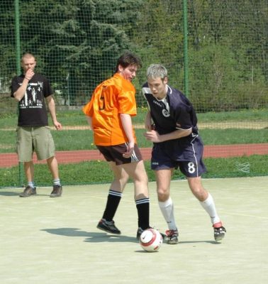 tentokrát Libor soupeře z Playmakers nezastavil, zápas jsme přesto i díky Liborovým 2 trefám vyhráli 7:1 (duben 2005)